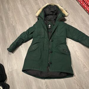 Authentic Canada Goose Forest Green Rossclair Parka with Fur hood!